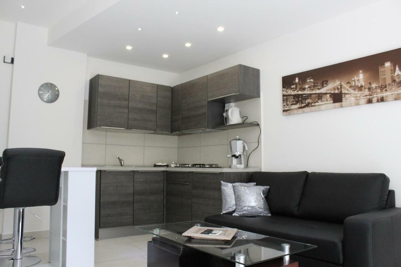 Villa Nina 2013 Appartamento ตาออร์มินา ภายนอก รูปภาพ