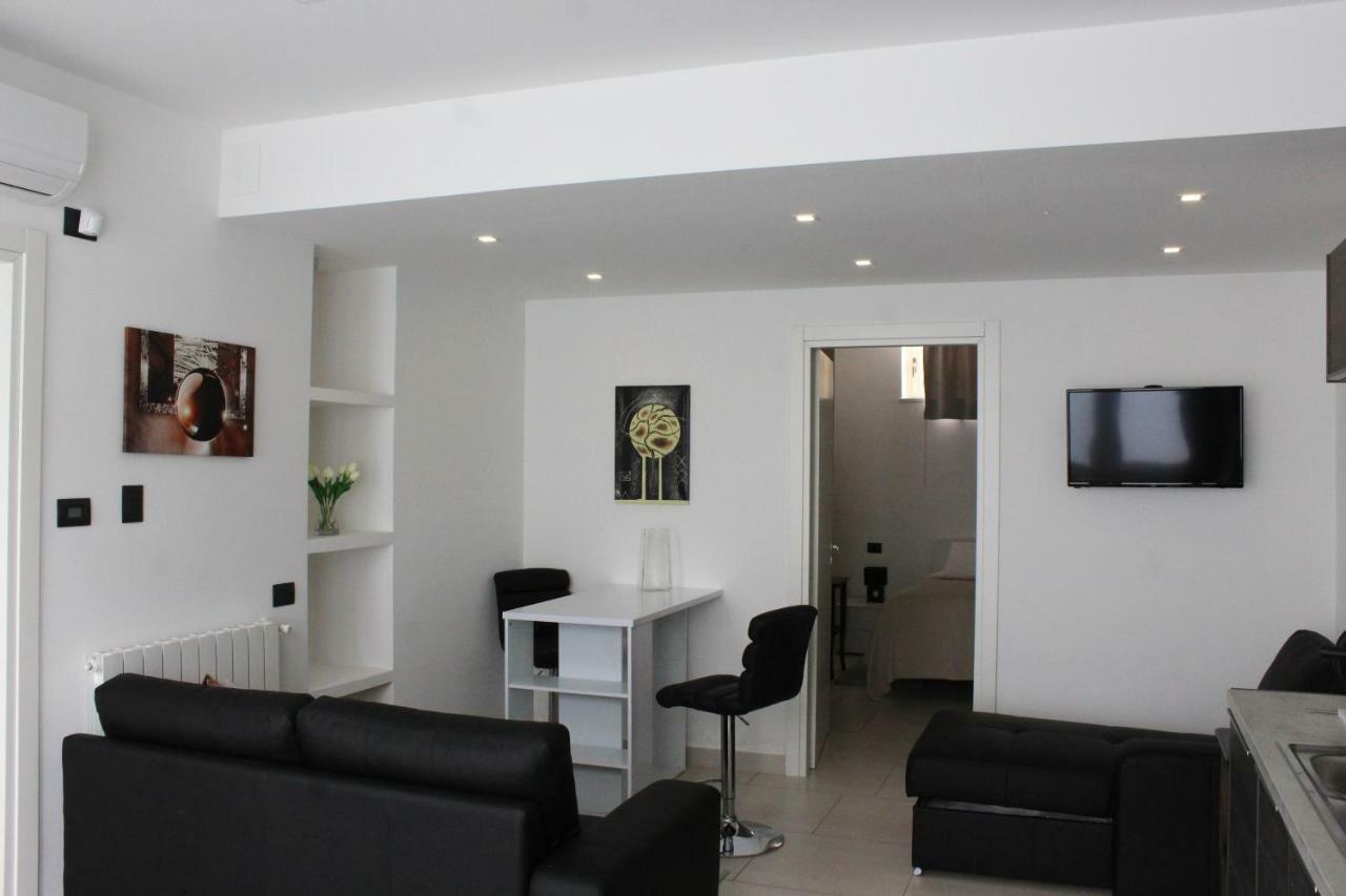 Villa Nina 2013 Appartamento ตาออร์มินา ภายนอก รูปภาพ