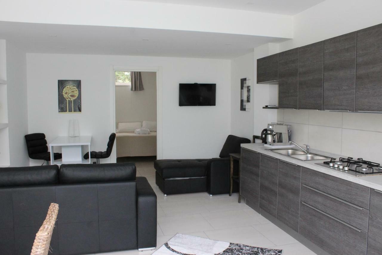 Villa Nina 2013 Appartamento ตาออร์มินา ภายนอก รูปภาพ